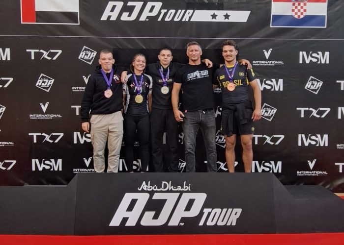 WhatsApp Image 2025-09-27 at 16.10.37 WhatsApp Image 2025-09-27 at 16.10.37