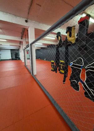 MMA kavez uz žicu u sportskoj dvorani Split, Mizfits Jiu Jitsu akademija