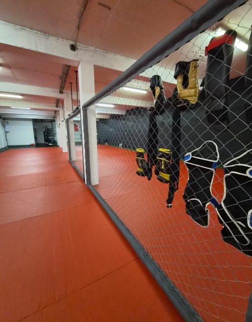 MMA kavez uz žicu u sportskoj dvorani Split, Mizfits Jiu Jitsu akademija