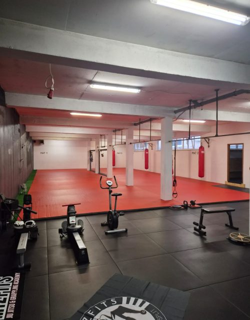 Iznajmljivanje sportske dvorane Split – tatami borilišta i kondicijski kutak s ergometrom, biciklom i vrećama